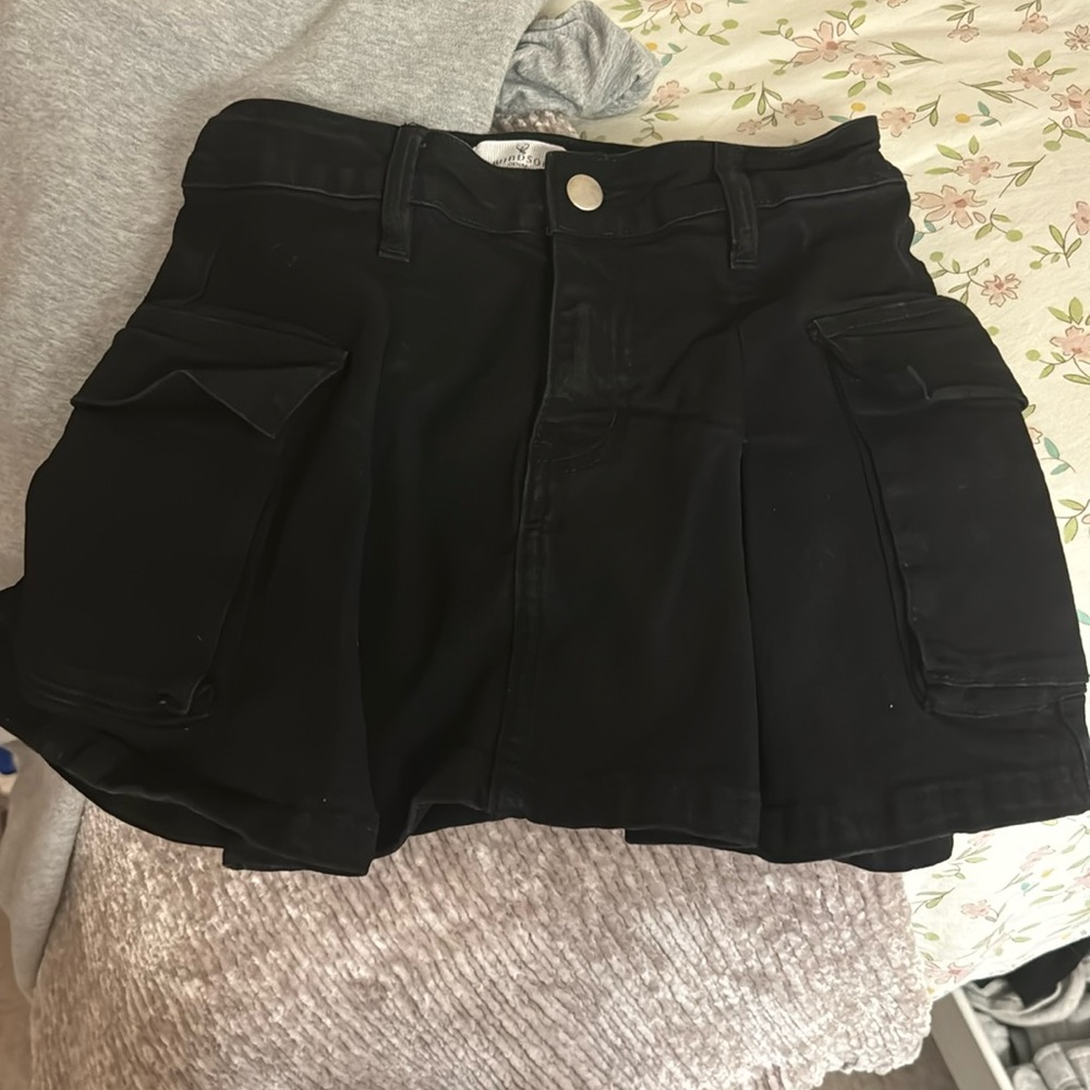 Windsor black cargo mini skirt pleated.